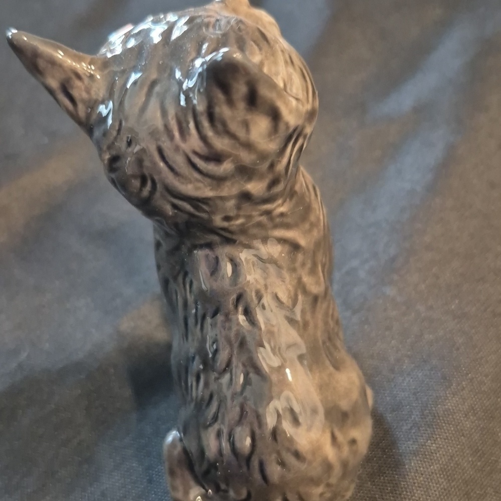Vintage Goebel Gray Ceramic Tabby Cat Figurine Model 31006 - Picture 5 of 6